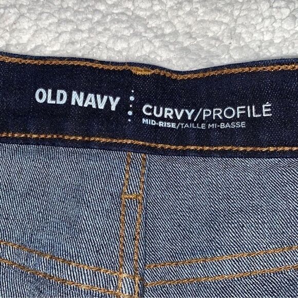 Old Navy Mid-rise Flare Jeans (Size 6) - Picture 6 of 7